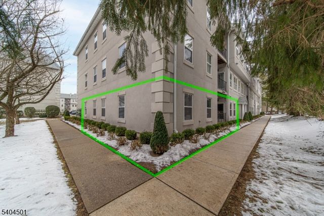 703 Brittany Dr, Wayne Twp., NJ 07470