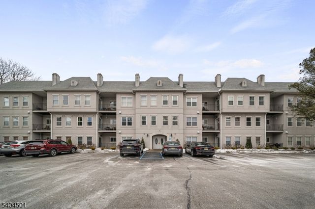 703 Brittany Dr, Wayne Twp., NJ 07470