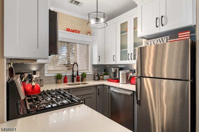 703 Brittany Dr, Wayne Twp., NJ 07470