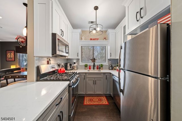 703 Brittany Dr, Wayne Twp., NJ 07470