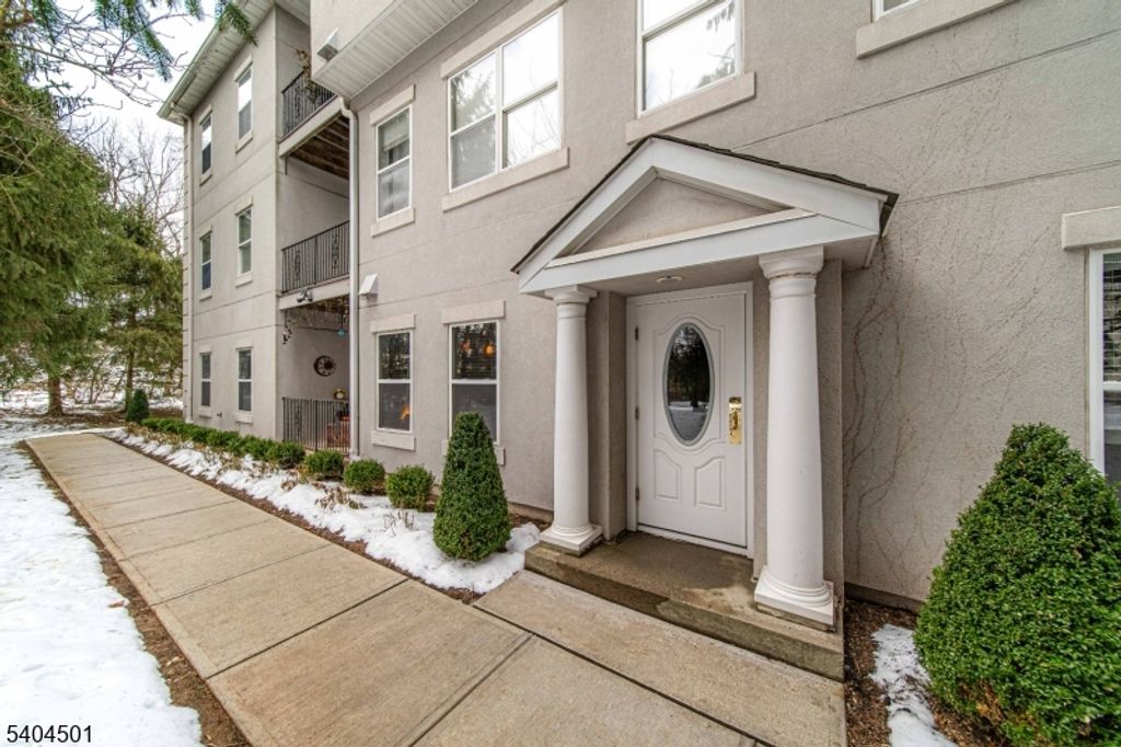 703 Brittany Dr, Wayne Twp., NJ 07470