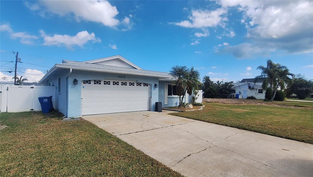 6019 VENETIAN BOULEVARD NE, St Petersburg, FL 33703