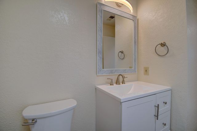 2900 Vista Del Rey NE UNIT 20B, Albuquerque, NM 87112