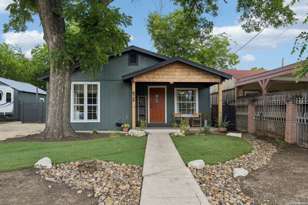 628 S SAN DARIO AVE, San Antonio, TX 78237