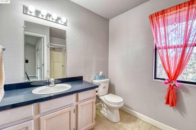 20538 Nob Hill Cr, Groveland, CA 95321