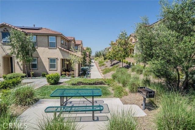 2111 Lavender Lane, Colton, CA 92324