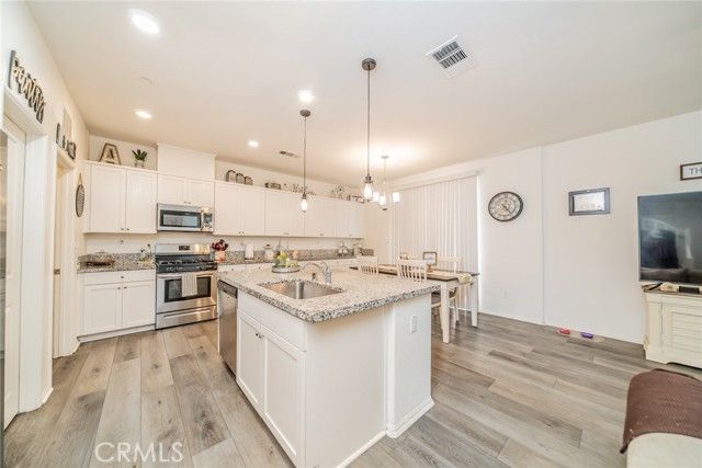 2111 Lavender Lane, Colton, CA 92324