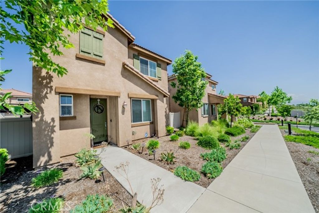 2111 Lavender Lane, Colton, CA 92324