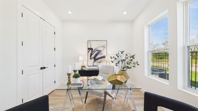 2415 Harrington St Street, Houston, TX 77026