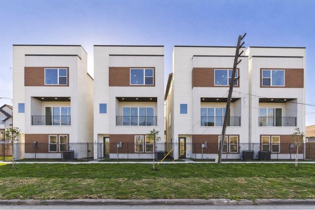 2415 Harrington St Street, Houston, TX 77026