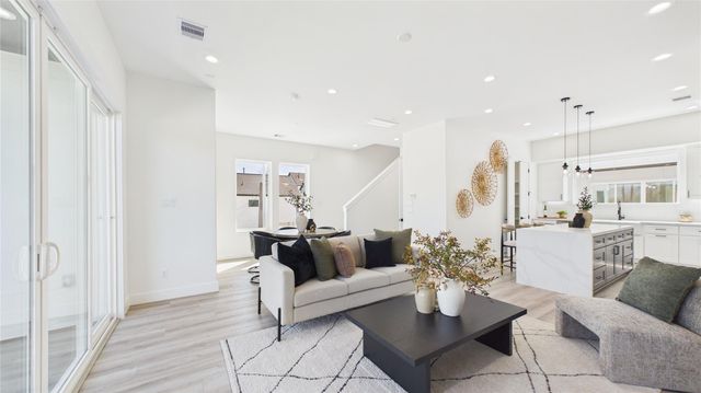 2415 Harrington St Street, Houston, TX 77026