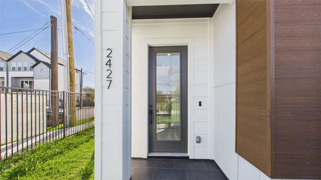 2415 Harrington St Street, Houston, TX 77026