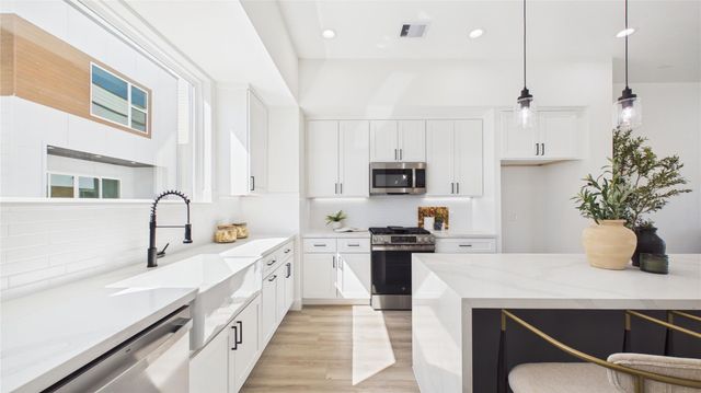 2415 Harrington St Street, Houston, TX 77026