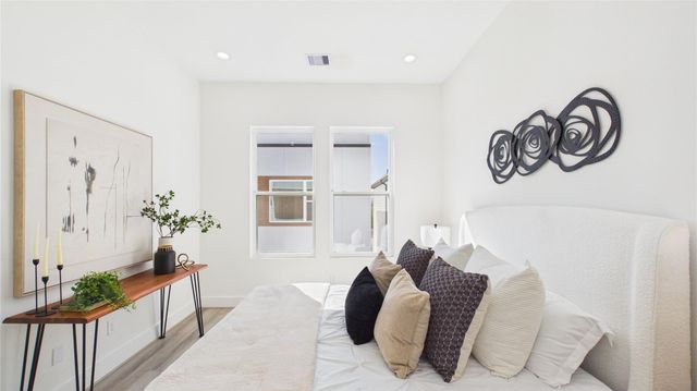 2415 Harrington St Street, Houston, TX 77026