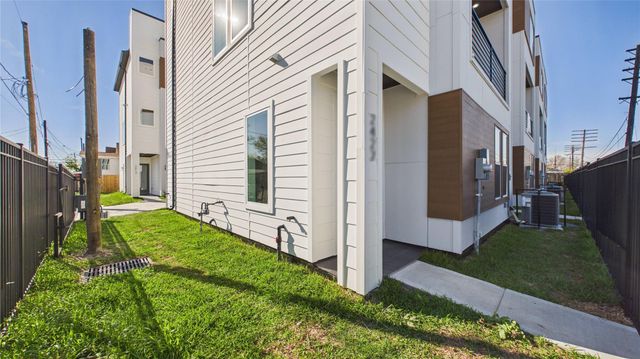 2415 Harrington St Street, Houston, TX 77026