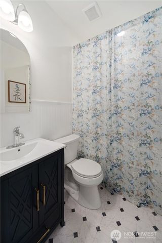19441 1st Ave NE, Poulsbo, WA 98370