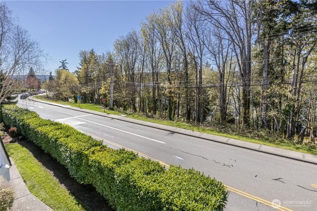 19441 1st Ave NE, Poulsbo, WA 98370
