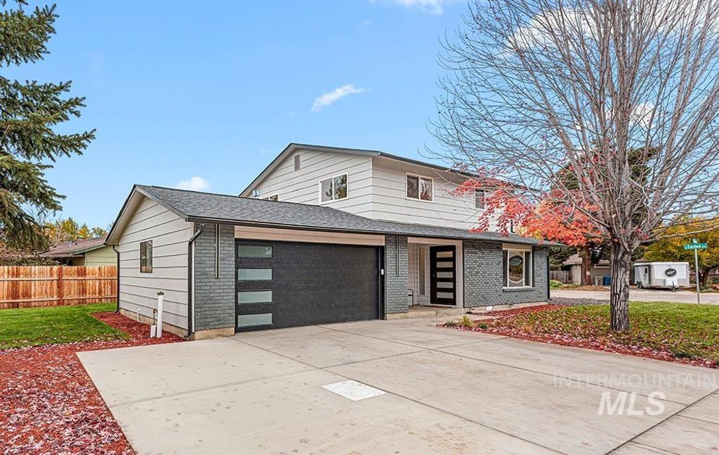 670 S Berwick Dr, Boise, ID 83706