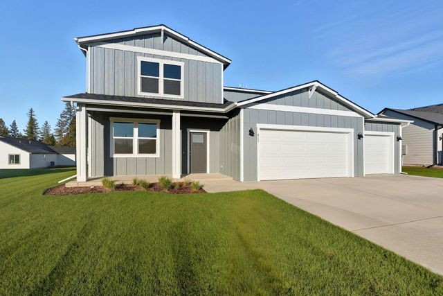718 E 4th St, Deer Park, WA 99006