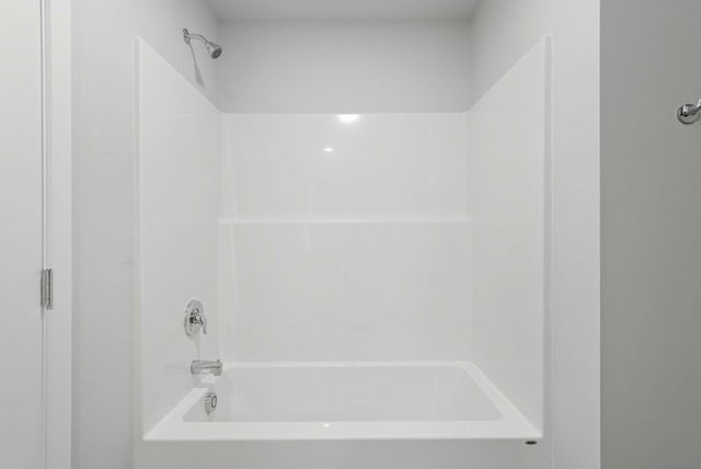 718 E 4th St, Deer Park, WA 99006