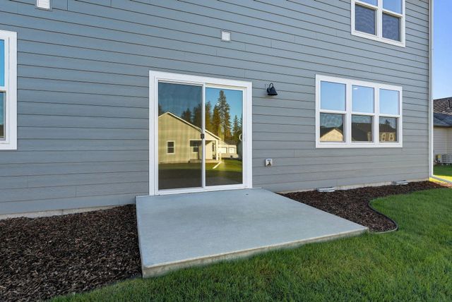 718 E 4th St, Deer Park, WA 99006