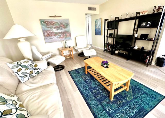 160 Coventry G, West Palm Beach, FL 33417