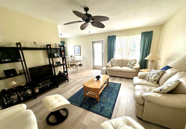 160 Coventry G, West Palm Beach, FL 33417