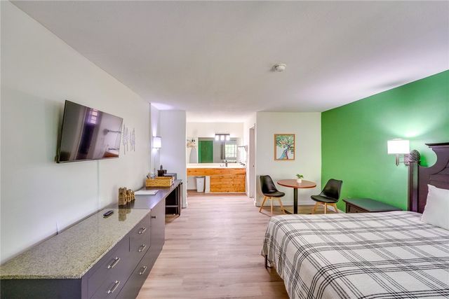 2017 E Van Buren, Eureka Springs, AR 72632
