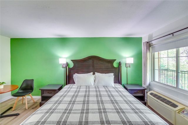 2017 E Van Buren, Eureka Springs, AR 72632