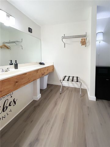 2017 E Van Buren, Eureka Springs, AR 72632