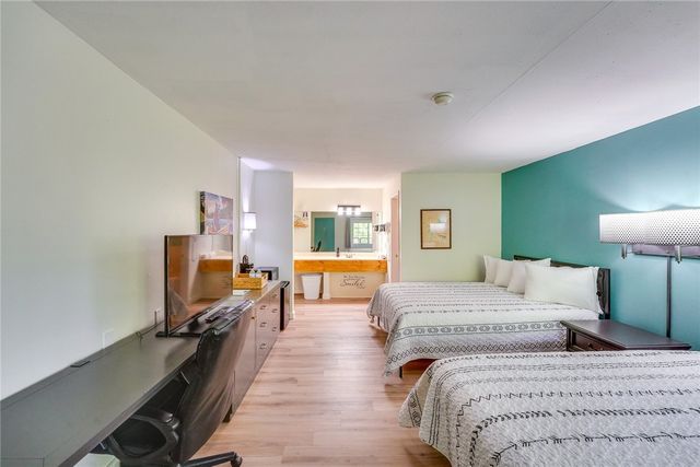 2017 E Van Buren, Eureka Springs, AR 72632