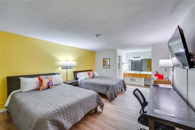 2017 E Van Buren, Eureka Springs, AR 72632
