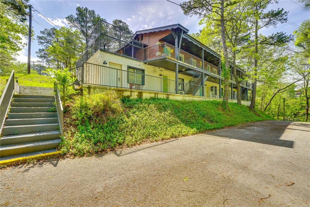 2017 E Van Buren, Eureka Springs, AR 72632