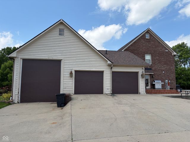 10211 Hidden Meadow Lane, Indianapolis, IN 46229