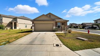 150 Legendary Trail, Floresville, TX 78114