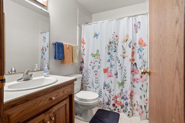 2616 39th Avenue S, Fargo, ND 58104