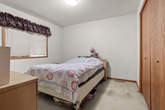 2616 39th Avenue S, Fargo, ND 58104