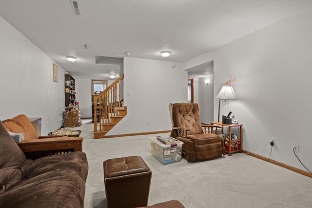 2616 39th Avenue S, Fargo, ND 58104