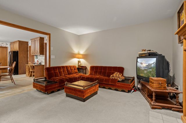 2616 39th Avenue S, Fargo, ND 58104