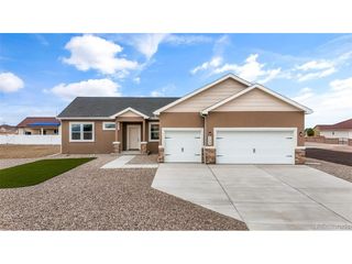729 Campbell Ln, Pueblo, CO 81007