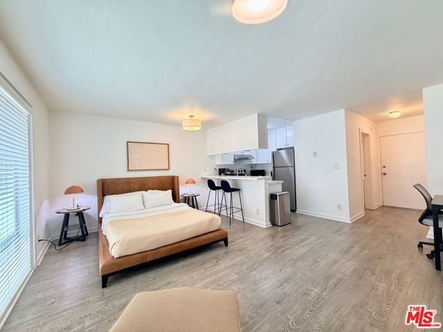 5805 W 8th Street 211, Los Angeles, CA 90036