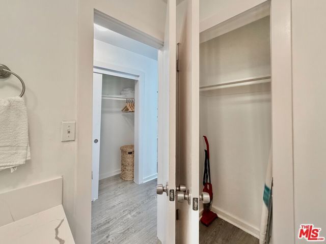 5805 W 8th Street 211, Los Angeles, CA 90036