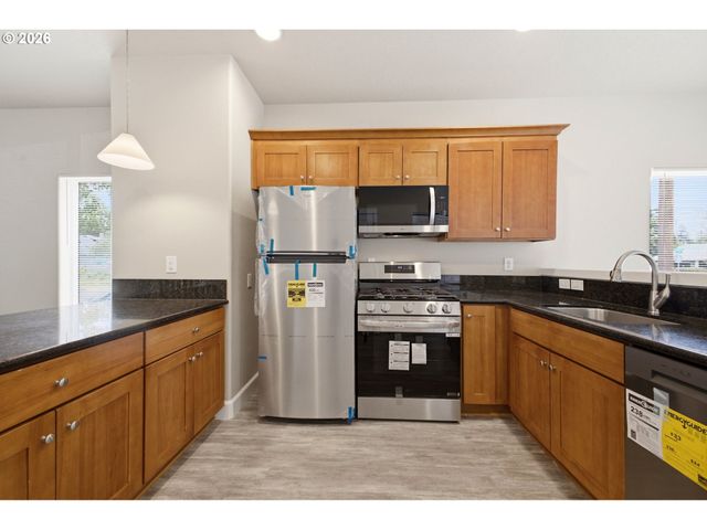 6136 Se DUKE St, Portland, OR 97206