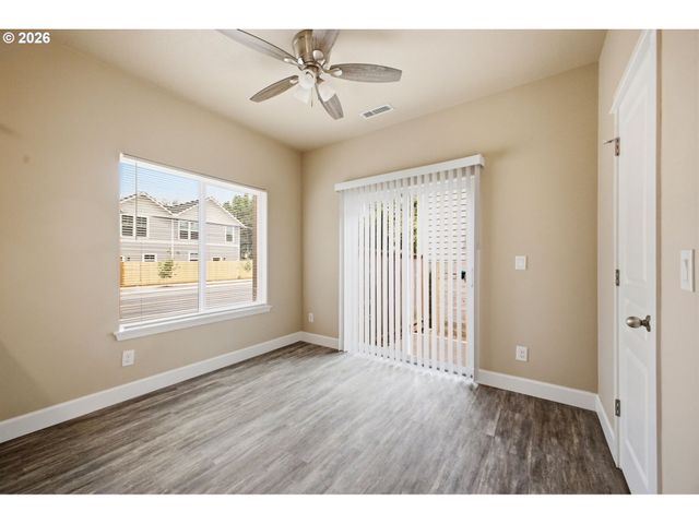 6136 Se DUKE St, Portland, OR 97206