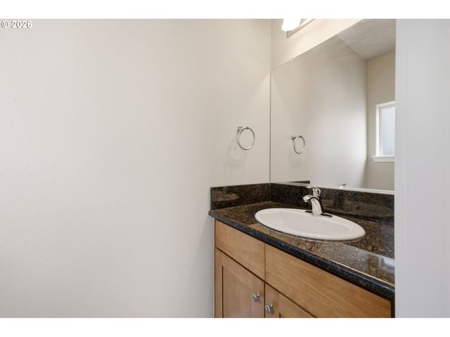 6136 Se DUKE St, Portland, OR 97206