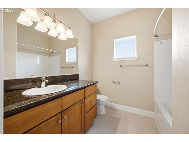 6136 Se DUKE St, Portland, OR 97206