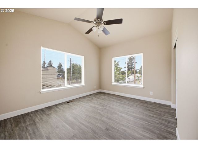 6136 Se DUKE St, Portland, OR 97206