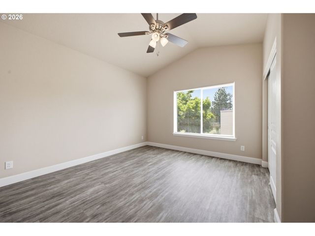 6136 Se DUKE St, Portland, OR 97206