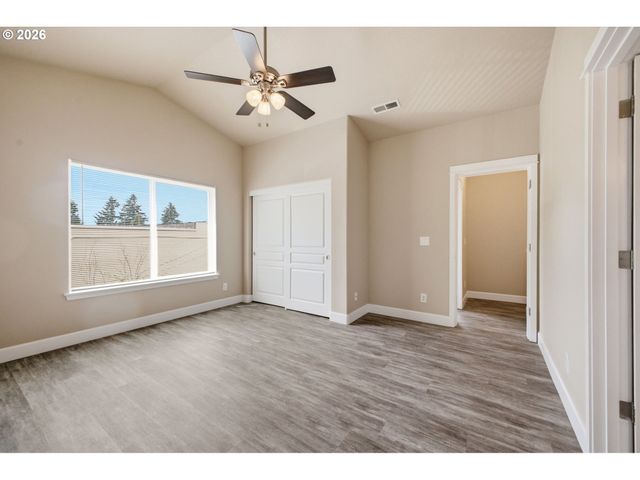 6136 Se DUKE St, Portland, OR 97206