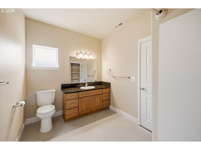 6136 Se DUKE St, Portland, OR 97206